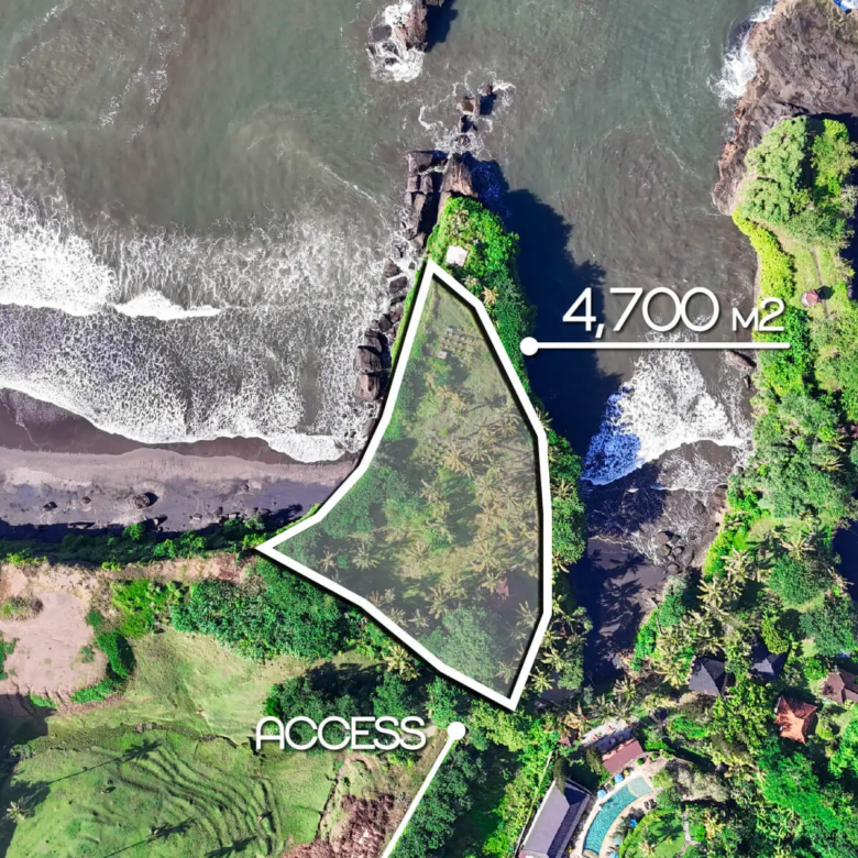 Top-down drone view of 4,700 m2 cliff-front land in Balian, Bali with direct access to the beach and dramatic coastline.