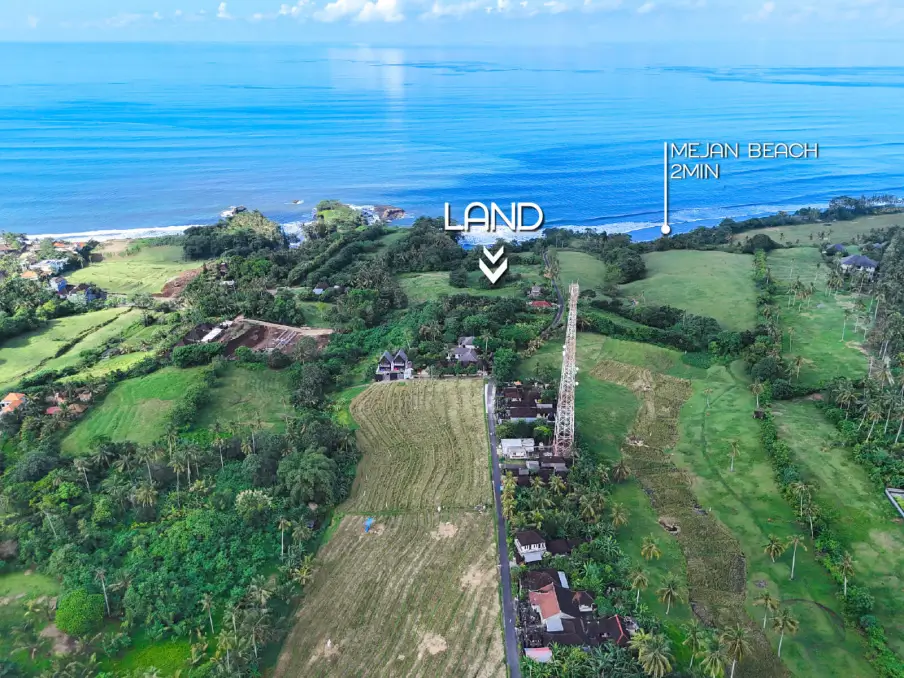 balian 2-2 Drone panorama of Mejan Bali land plot 2 minutes from the beach, overlooking rice fields, coastline, and ocean waves